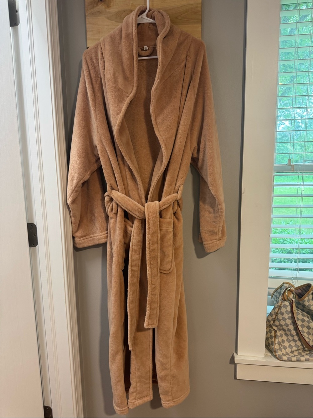 Pottery Barn Cozy Plush Blush Bathrobe, size Large